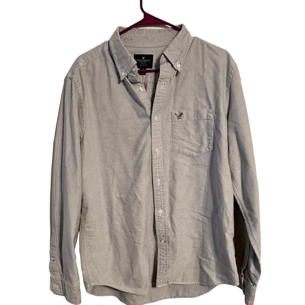 American Eagle Men’s Blue Button Down size Large Classic Fit